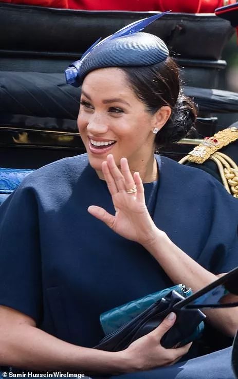 女王生日英国语怎么说_英国女王过生日_英国女王生日